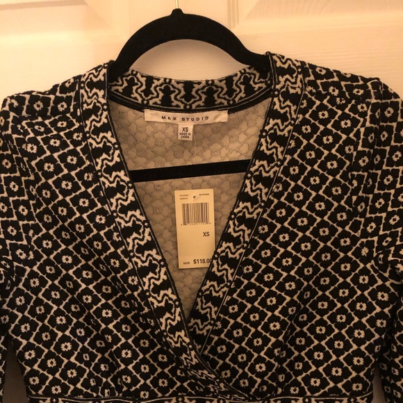 Max Studio A Line Long Sleeved print dress - Picture 2 of 2